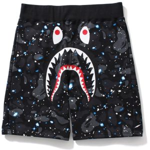 BAPE Shark Shorts Space Camo brille dans le vert foncé 27047