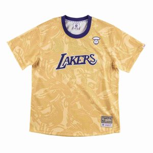 Aape x Mitchell & Ness Los Angeles Lakers BP Jersey T-shirt doré AAPTEM9366XXE