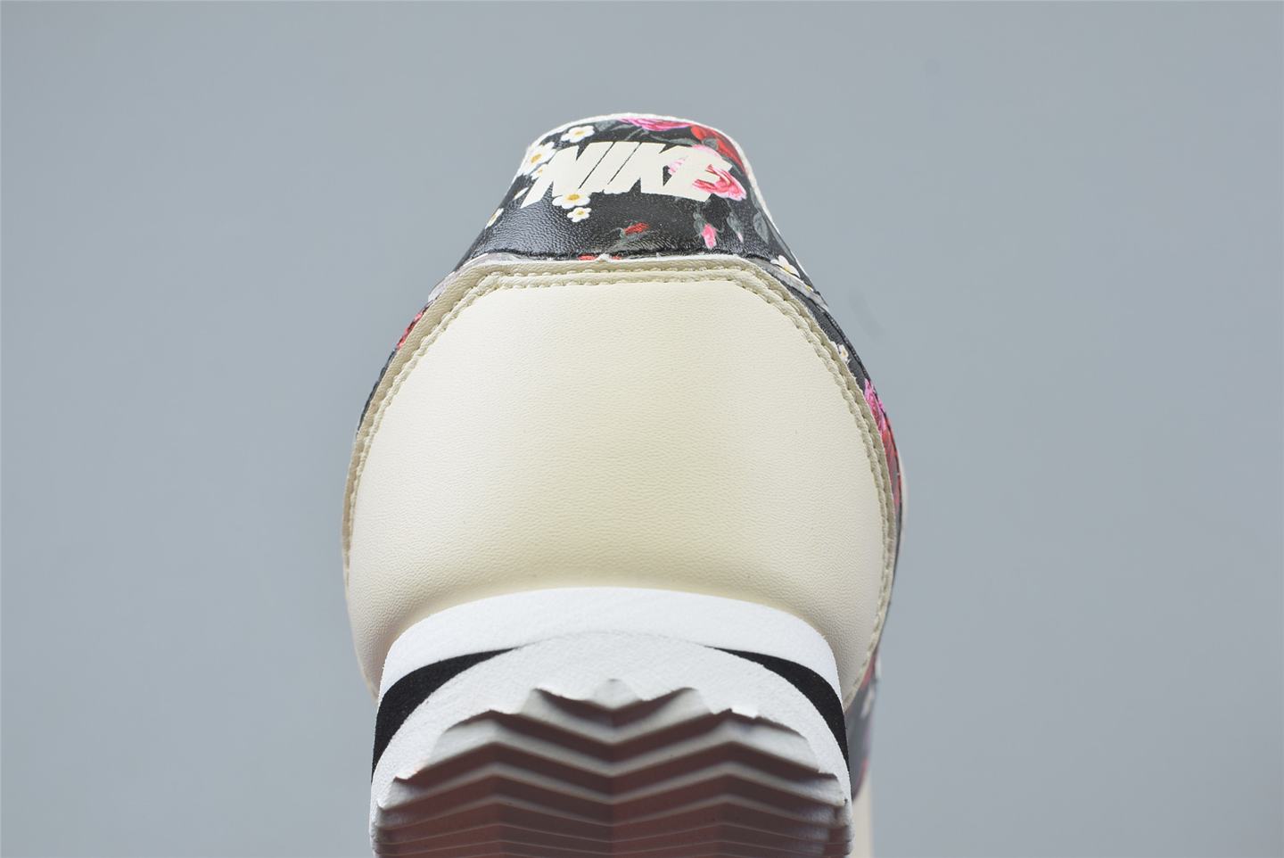 Nike Cortez Basic Vintage Floral GS Baskets Ivoire Pâle BQ5297 100