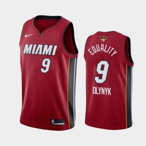 Finales de la NBA 2020 liées au Miami Heat Kelly Olynyk # 9 Maillot de basket-ball rouge avec déclaration d'égalité 130332