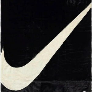 Couverture en fausse fourrure Nike Swoosh Noir/Fossile/Blanc cassé Argent 211708