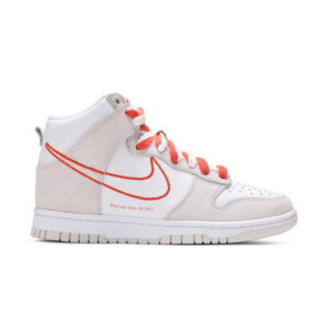 Baskets Wmns Nike Dunk High Première Utilisation Blanc Voile Orange Blanc DH6758 100