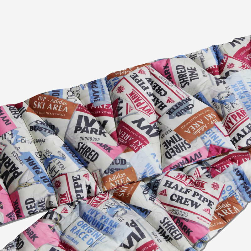 adidas Ivy Park Ski Tag Allover Print Écharpe rembourrée Multicolore Multicolore 317723