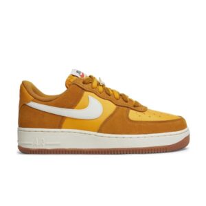 Baskets Wmns Nike Air Force 1 '07 SE Première utilisation University Gold Gum DA8302 700