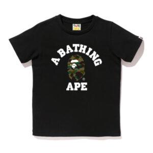 BAPE 1st Camo College Tee (Dames) Noir/Vert Noir/Vert 353980