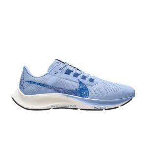 Baskets Nathan Bell x Nike Air Zoom Pegasus 38 A.I.R. Courez vers un endroit magique – Aluminium DM1610 400