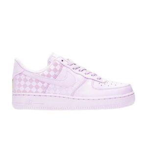 Baskets Wmns Nike Air Force 1 Low à peine raisin CJ9700 500