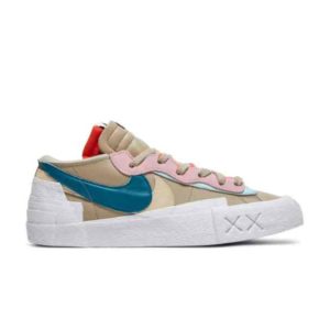 Baskets KAWS x sacai x Nike Blazer Low Reed Gris DM7901 200