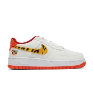Nike Air Force 1 '07 LV8 GS Année du Tigre baskets DQ4502 171