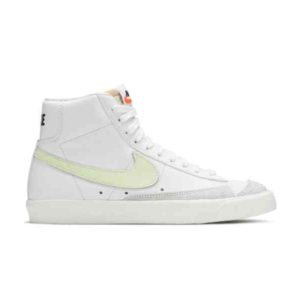 Baskets Wmns Nike Blazer Mid '77 à peine Volt CZ1055 108