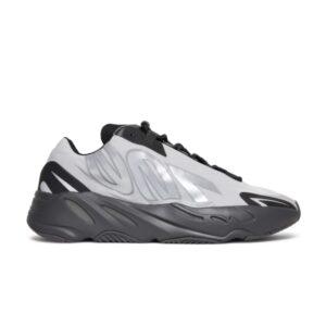 adidas Yeezy Boost 700 MNVN Baskets Métalliques GW9524