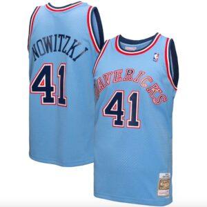 1998-99 Dallas Mavericks # 41 Dirk Nowitzki Mitchell & Ness Reload 3.0 Maillot de basket-ball bleu clair 587013