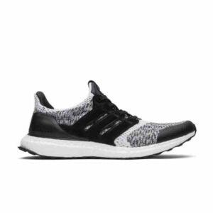 Sneakersnstuff x Social Status x adidas UltraBoost SE Blanc Noir Noir BY2911