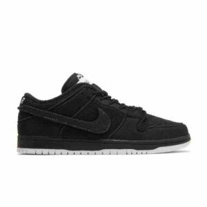 Gnarhunters x Nike Dunk Low SB Noir Noir DH7756 010
