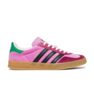Gucci x adidas Baskets en velours rose Bleu HQ8852