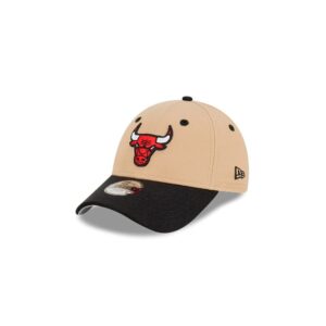 New Era Chicago Bulls 9FORTY Casquette NBA Strapback bicolore pour jeunes Beige 697678