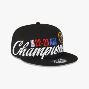 New Era Denver Nuggets 9FIFTY 2023 On Court NBA World Champions Snapback Casquette Argent 697973