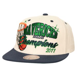 Mitchell & Ness M&N x Melody Ehsani Champions Snapback Dallas Mavericks Chapeau Crème 741668