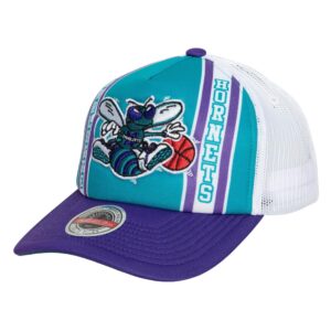 Mitchell & Ness Retro Trucker Snapback HWC Charlotte Hornets Chapeau Turquoise/Violet 738053