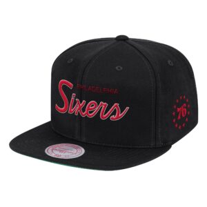 Casquette Mitchell & Ness Foundation Script Snapback HWC Philadelphia 76ers Noir 770228