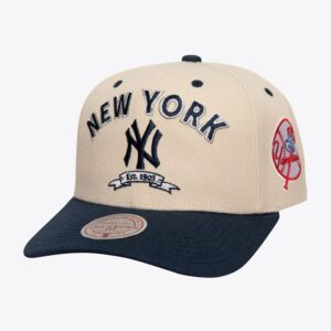 Mitchell & Ness Oatmeal New York Yankees Legacy Defined Pro Crown Snapback Chapeau Beige 928622