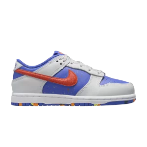 Nike Dunk Low PS 'Playground Paint Pack' Poussière de photons/Bleu astro/Volt/Orange total HJ9234 025