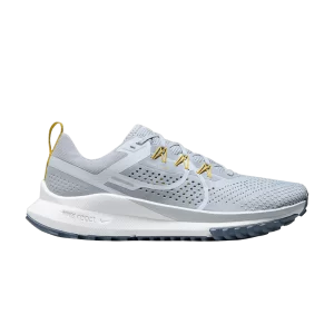 Nike React Pegasus Trail 4 'Wolf Grey Saturn Gold' Gris loup/Or Saturne/Blanc sommet/Platine pur FJ4733 001