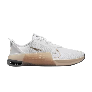 Nike Wmns Metcon 9 EasyOn 'White Metallic Gold Sanddrift' Blanc/Or grain métallique/Sand drift/Blanc DZ2540 104