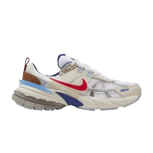 Nike Wmns V2K Run 'Argent Métallique Rouge Bleu' Argent Métallique/Rouge Fitness/Blanc Voile/Bleu Saphir Profond/Gris Fantôme/Bleu Université HF5724 061