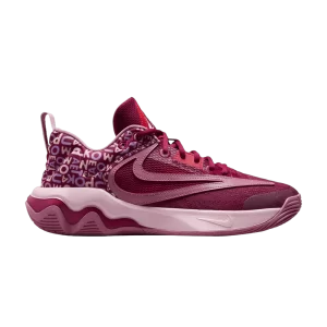 Nike Giannis Immortality 3 EP 'Alphabet Bros' Rouge noble/Baie du désert/Rose tendre moyen/Pêche glacée DZ7534 600