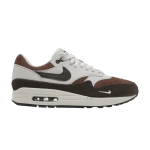 Des baskets Nike Air Max 1 de taille « Considérée » ? Marron exclusif FN7814 001