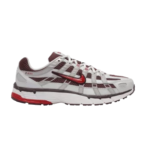 Baskets Nike Wmns P-6000 'Dark Pony' Blanc sommet métallisé/Poney foncé/Minerai de fer clair/Rouge feu HJ9598 100