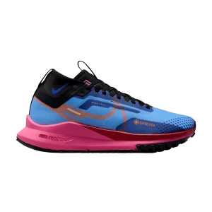 Nike Wmns React Pegasus Trail 4 GORE-TEX 'University Blue Pink Glow' Bleu université/Rose lueur/Rouge/Orange sécurité FV1181 400
