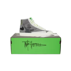 Nike Blazer Mid '77 'University of Oregon Football' Tinker Hatfield Boîte signée Gunsmoke/Noir/Gris FD0235 001 BOÎTE SIGNÉE