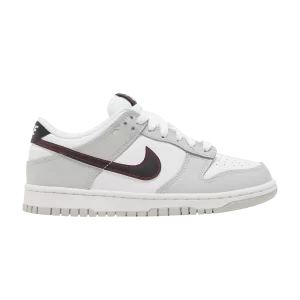 Nike Dunk Low SE GS 'Lottery Pack - Gris Fog' Gris brume/Bleu froid/Mousse rose/Cramoisi clair DQ0380 001